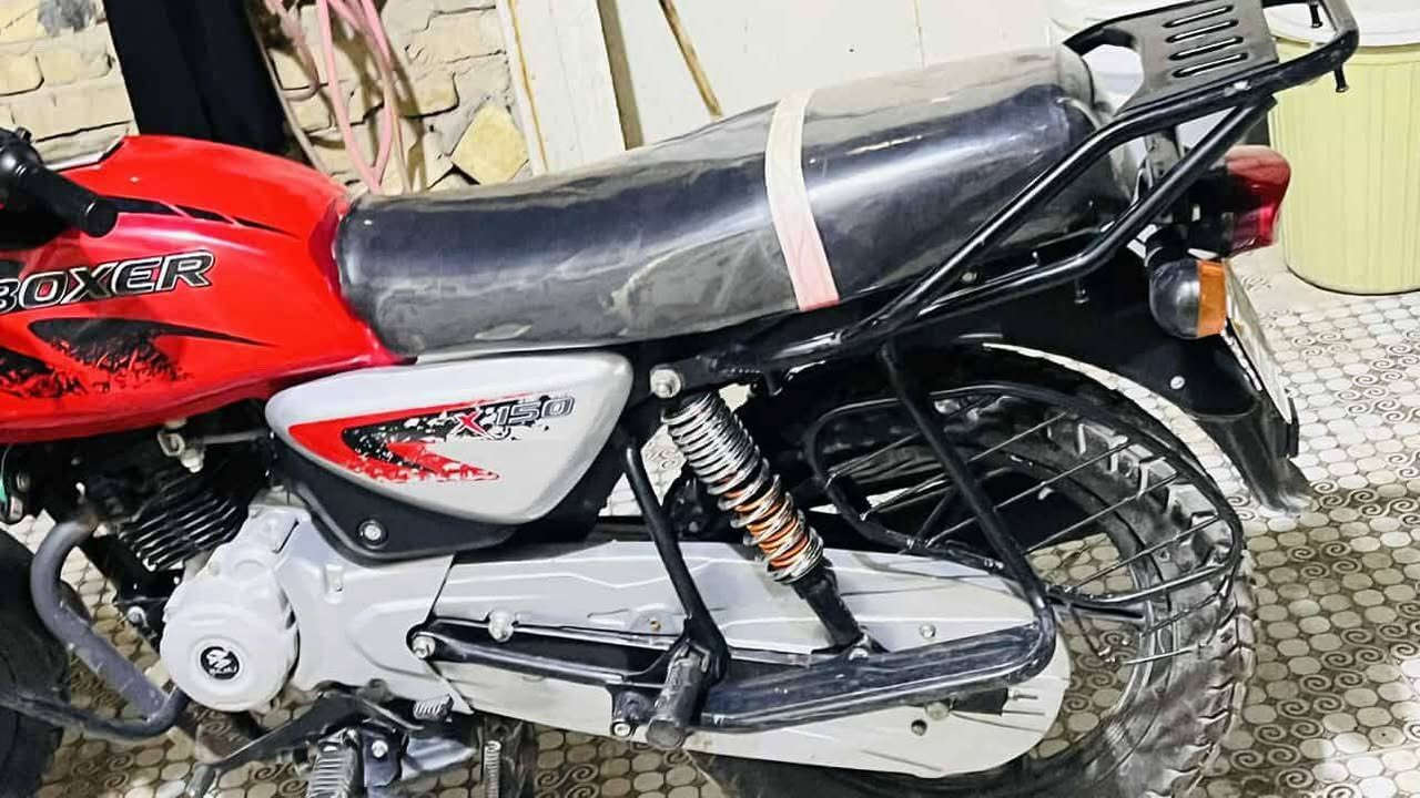 سلام عليك للبيع بوكسر2023
مشتغله دلفري شهرين بس 
مرقمه وكامله ورقمهه ذي قار  
دراجه نضيفه وكلشيي ممبدل بيهه
بس الكيلو مترر ميشتغل 
مكان الدراجه القاهره مقابيل شركه لامزون 
السعرر مليونين ونص *********** انتصال فقط
خاص مقفول
