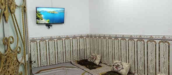 بيت 100م قاط ونص حي الموظفين قريب ع شارع 30 مطلوب اسكان 25
اتصال ***********
