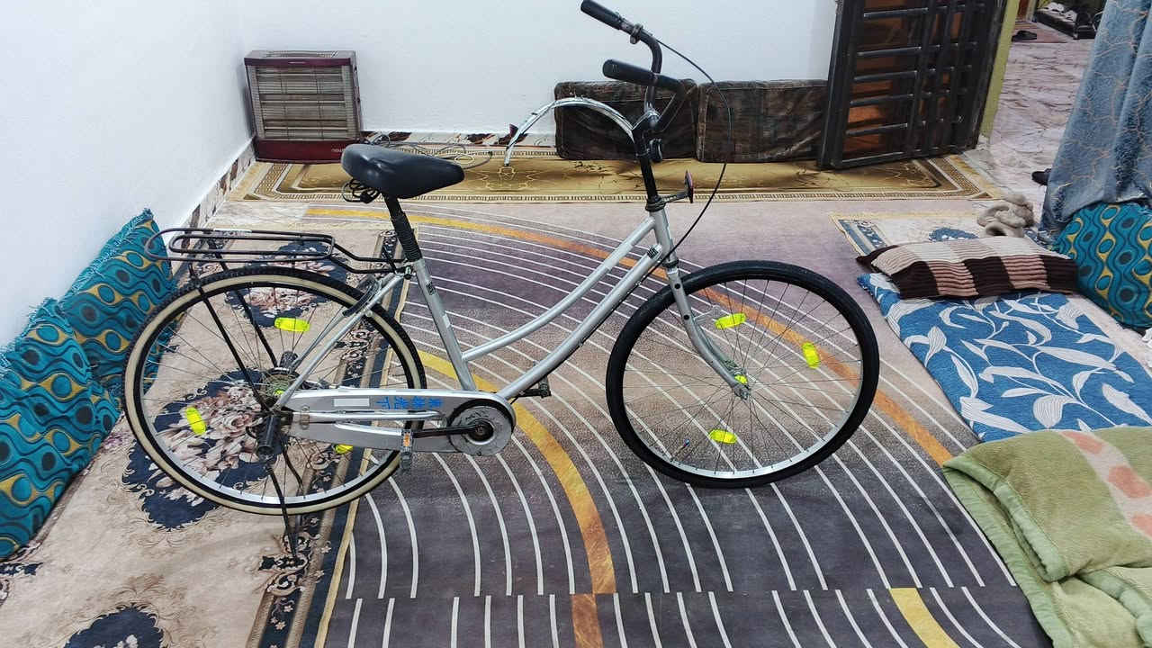 السلام عليكم بيسكل البيع بصره زبير البيسكل نضيف بس رادله برقي القبق مال صينيه بس مداكره موجوده البيسكل جيس مديل 19 سعره ب90 وبي مجال ***********بي واتساب
