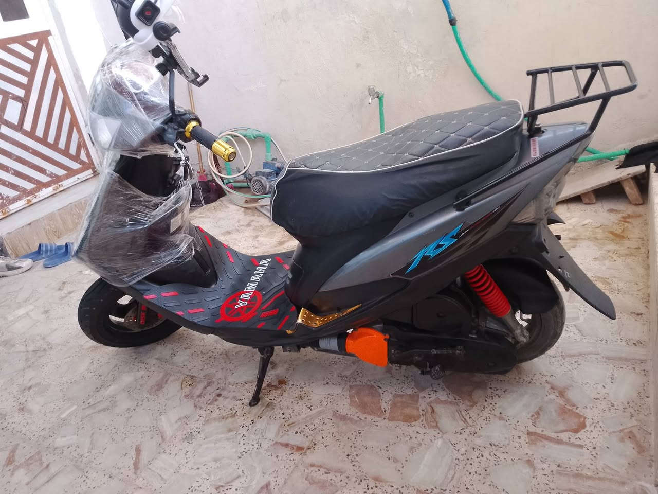 دراجه ماكس عدله جديده بعدها بملامحهة وماطالع بيها نضافه شوفت عينك جيس الدراجه كلها كفاله مكينه ما مفتوحه مكفوله تخبل شلعتهة كلش تخبل لايتات امامي خلفي اشاير كلشي شغال دراجه فول الفول سعرهة مليون و 100 مو فلوسها بس لان محتاج  مكاني المطيحه رقمي ***********
