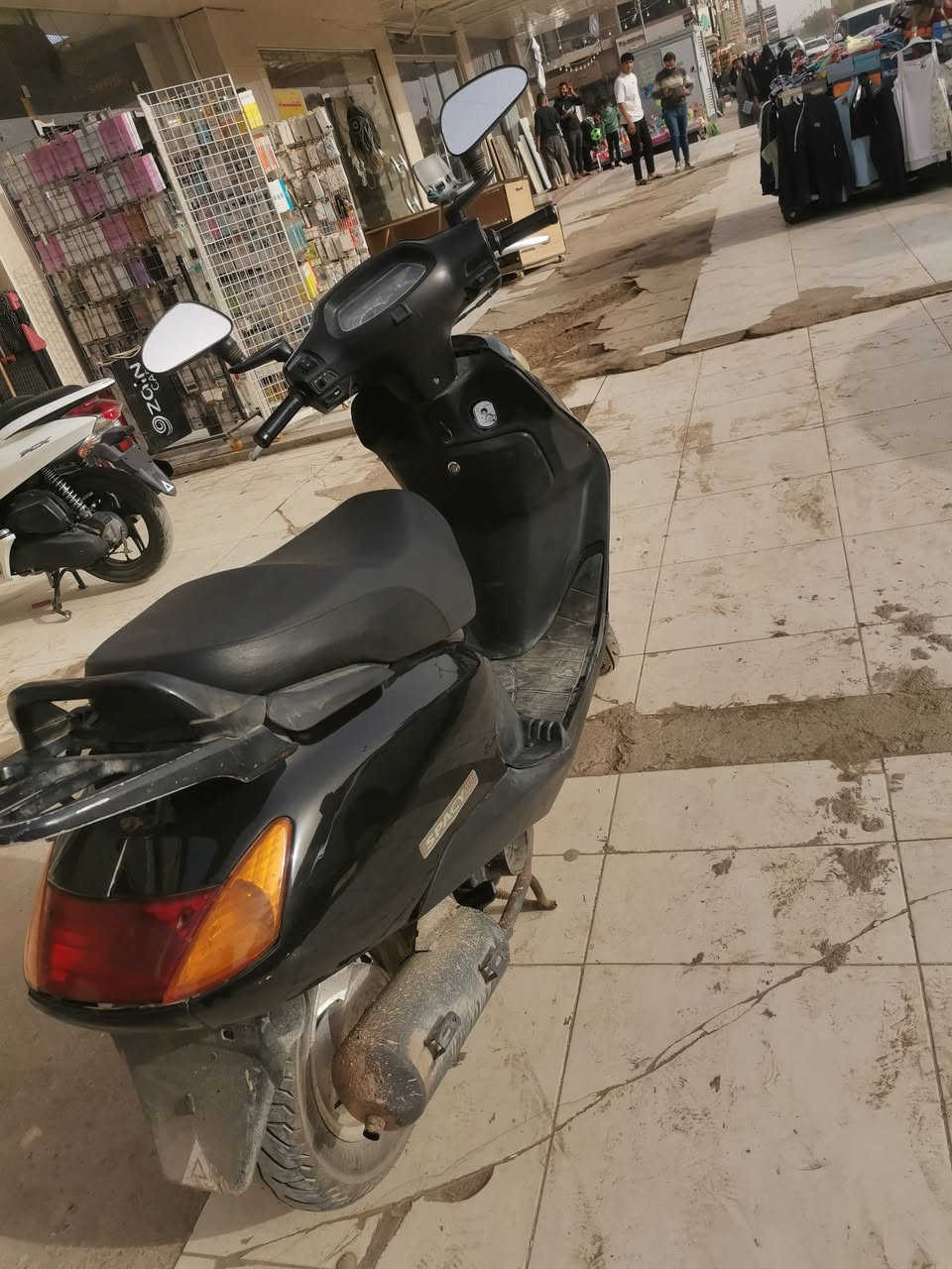 دراجة سبيسي ياباني  مفتوحة دراجة كاملة شلعة معدل  هورن اشاير عالي ناصي كفرات تجاري ابو لختم للبيع او مراوس ب ادرس حديث مكان كوت الهورة
***********
