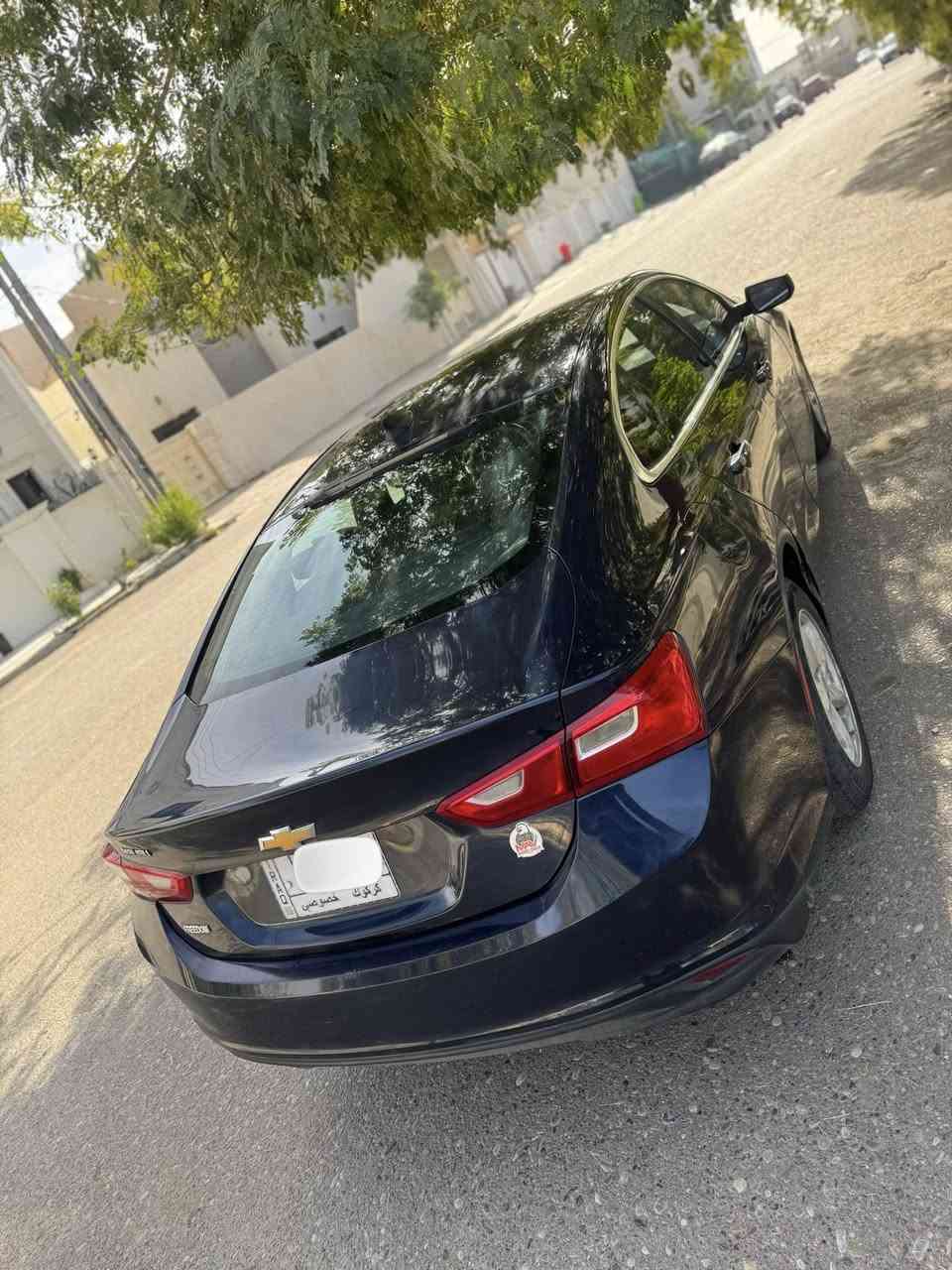 السلام عليكم
( شوفرليت ماليبو  ) LT
لون  نيلي 
موديل 2018
رقم كركوك / مشروع وطني
سنويه جديد 
بي بطاقه بانزين 
كير محرك بشرط لا صرف ولا بخار صدر امامي خلفي كله جديد
ملاحضة//السيارة بي صبغ  بونتيت ويه جاملغ فقط بدون دواخل 
السيارة مواصفات LT

مانع انزلاق
شاشة كبيرة لمس تدعم كاربلاي واندرويد اوتو
كاميرا خلفية 
طخم تايرات جديد
ما يعوزها اي مصرف
مكان السيارة :. كركوك
السعر ( 95$ ) وبيها مجال بصيط
رقم التلفون ***********
