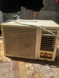 مكيف للبيع 2طن نضيف عل فحص مكان بغداد 07846807792