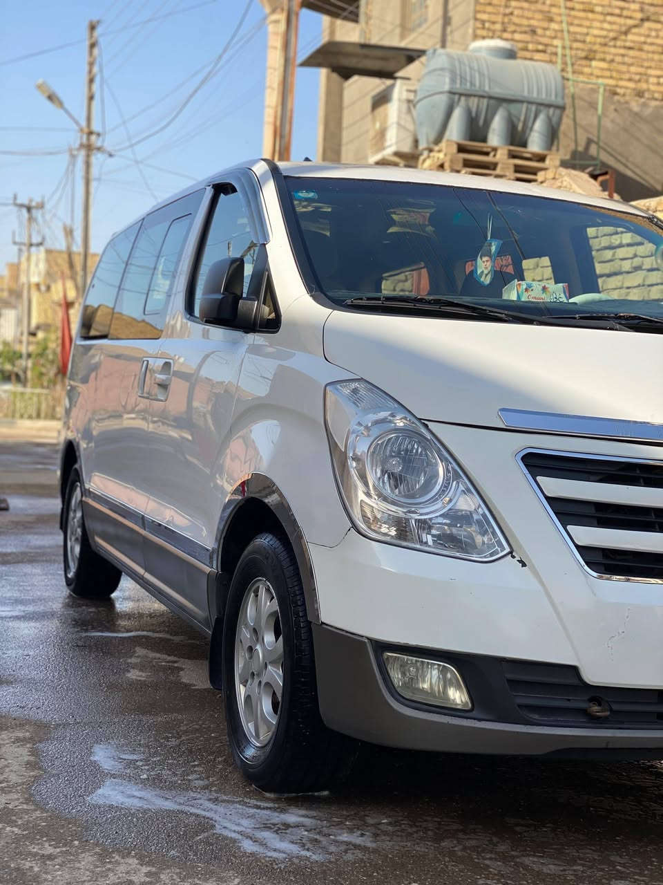 السلام عليكم ستاركس للبيع موديل 2013 كفاله بيه طخات بسيطه سونار موجد السعر 160 ناصريه مركز   ***********
