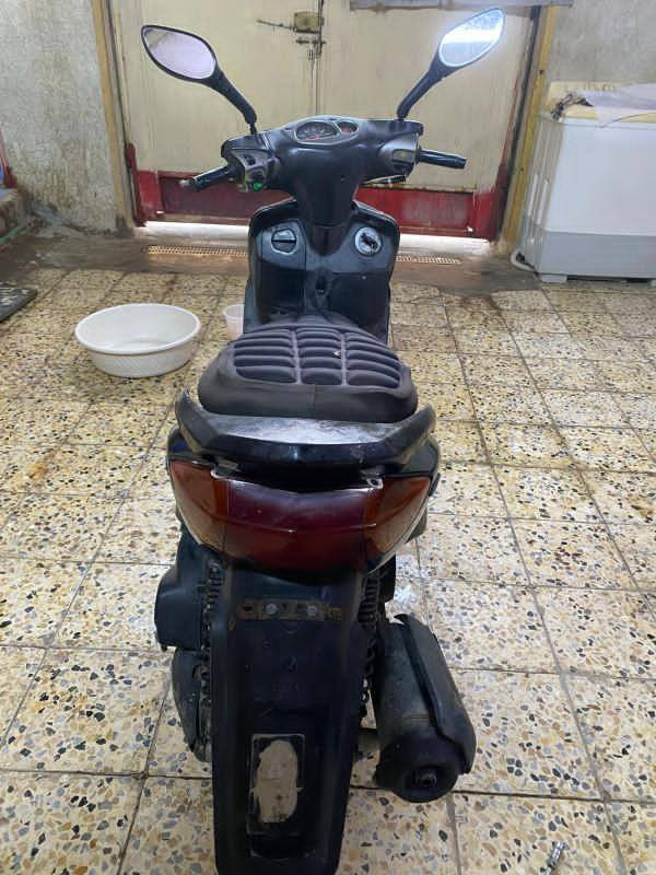 للبيع السلام عليكم 
سنكس نثيه 110 بلاديه الدراجه ونضيفه نكره سلف
بيها فقط لاستيك ولف الدراجه ينراد الها غسله دراجه كلش نضيفه كدامكم السعر 400 وبيها مجال بسيط
*********** واتساب فقط
