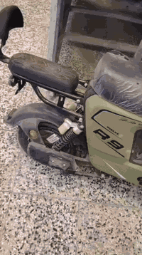 باسكل شحن R9 باسكل جديد صارله شهر من مأخذه كامل من كلشي اي نقص مابي  ب...