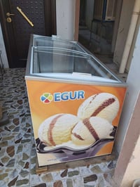 مجمدة عارضة • نظيف جدا • دوميز