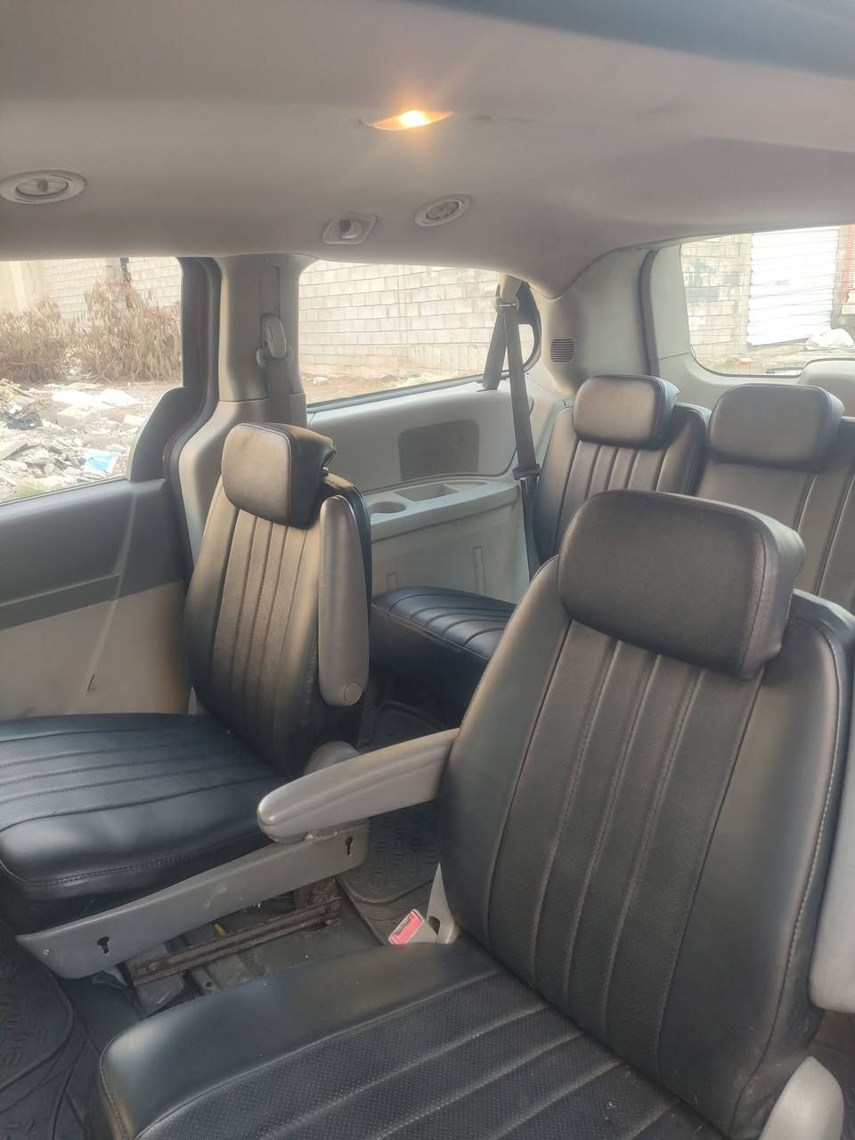 بيع فقط 🙏دوج كرفان 2010 بيها 4 قطع بدون دواخل اني ابيعها صبغ حزام بدون دواخل  الكير شرط والمحرك بيها صرف 3800 سنوية جديدة هزه جديدة   بقية التفاصل مبين بالصورة السعر 94 للاستفسار والاتصال عل ىالرقم***********
مكان السيارة/ الموصل
