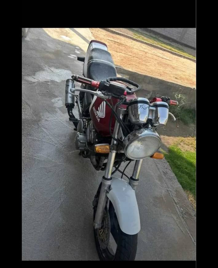 السلام عليكم عندي دراجه لبيع بطح جديد فول مواصفات الاستفسار على رقم ***********
