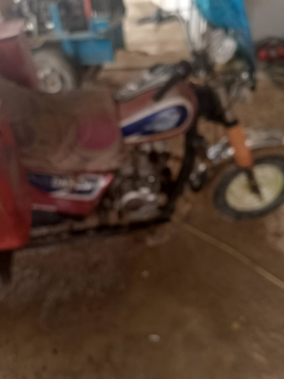 سلام عليكم ستوته دايوان مديل 16اوراق كامله شغاله خير من الله عوزه بس باتري ضفيره جديده صدر جديد سعر750بغداد
***********
