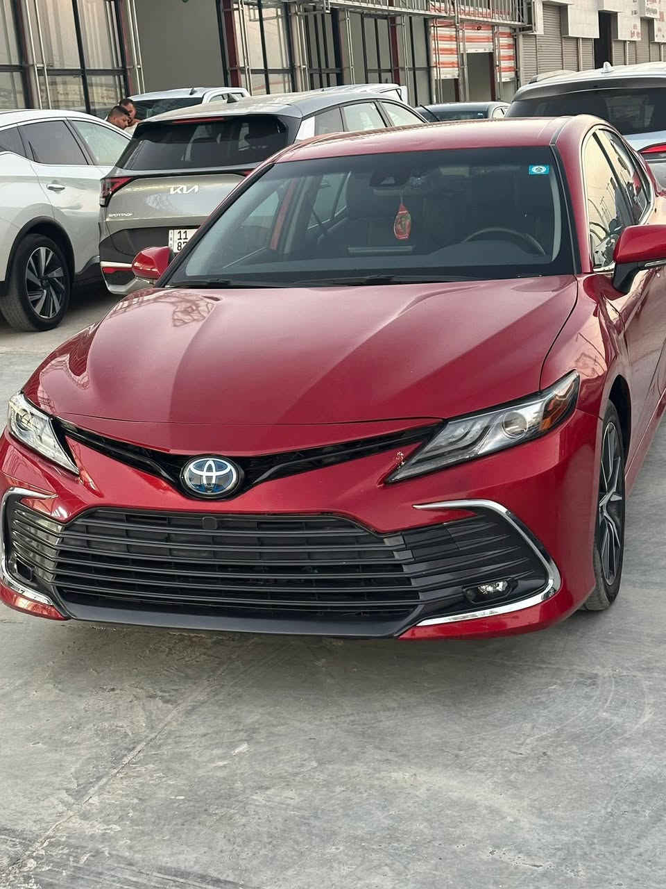 السلام عليكم ورحمة الله وبركاته 

تويوتا كامري فئة XLE هايبرد موديل 2024 وارد امريكي صور الضرر مرفقه بالمنشور بدون ايرباك شاصي لغد دواخل مكفولة بشرط صار بيها بونيد صبغ وخشم الجاملغ موضح بالصور ونفس الجاملغ بي بارد وباب السايق صار بي تكحيله صغيره وجوه المراية الجانبية اكو بارد بسيط ماشيه 37 الف كيلو متر وليس ميل رقم بغداد تحويل مباشر 

السيارة فول مواصفات عده الفتحه 
- بصمه تشغيل وبصمة أبواب 
- تشغيل عن بعد 
- نضام ترحيب 
- اشاير بالمري الجانبية
- تفتح تلقائي عند القتراب 
- ثلاجة 
- رادارات جميع اتجاهات السياره 
- كراسي جلد وتدفئة 
- كرسي السايق والراكب كهرباء 
- تحديد مسار 
- مثبت سرعه 
- سايد بريك كهربائي 
- ثلاث أنظمة قيادة 

مكان السيارة ديالى بعقوبة للاستفسار اكثر التواصل على الرقم ***********
