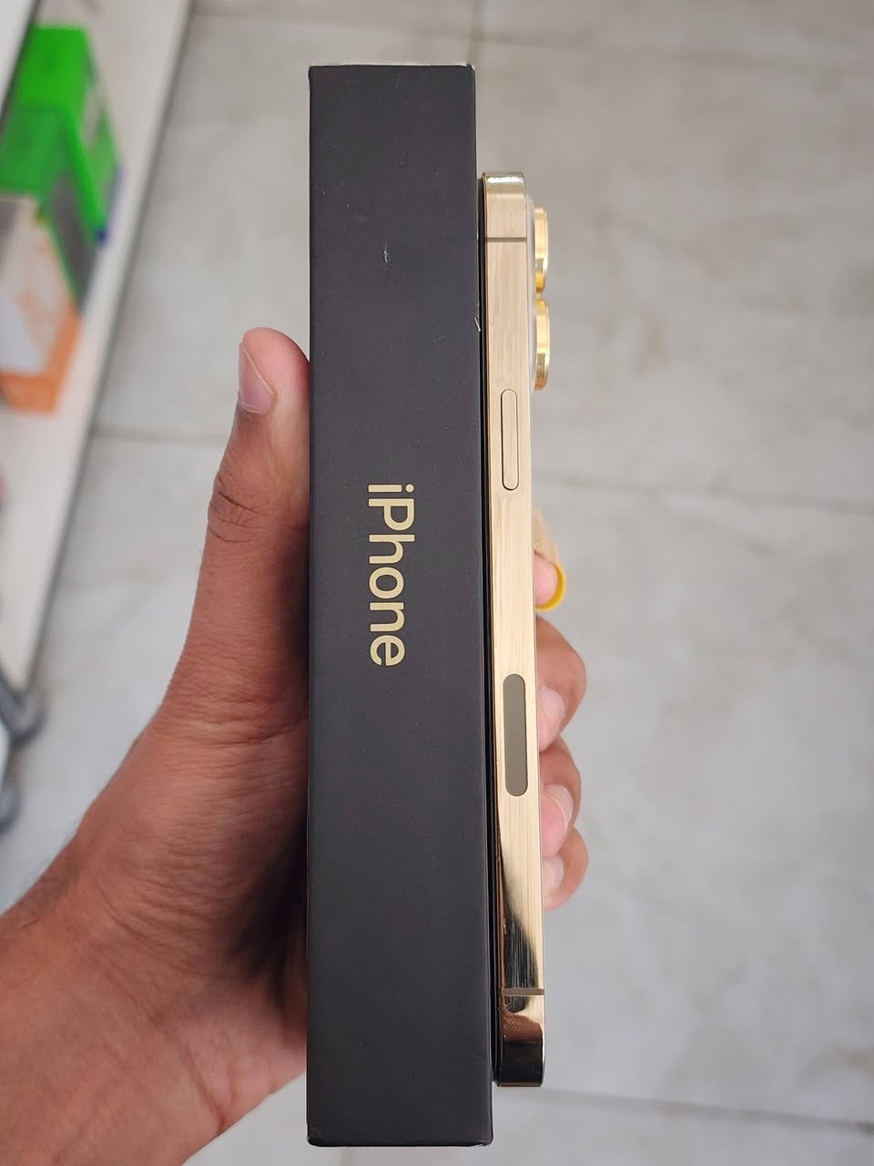 #مستخدم ايفون 13 برو ماكس 🔥💯 650 🔥
اذكره 256 مكفول 
بطاريه 90🔋💯 
كامل ملحقات مع وصل ضمان ستبدال 5 أيام عن ايي خلل كارتون مطابق وكيبل شحن 
السعر ا 650 الف فقط 🔥🔥
مبدل شاشه وكاله ضمان  🔥🔥💯
كربلاء حي العامل سوق الأخير بدايه شارع السبيس مجمع العرداوي *********** ***********
