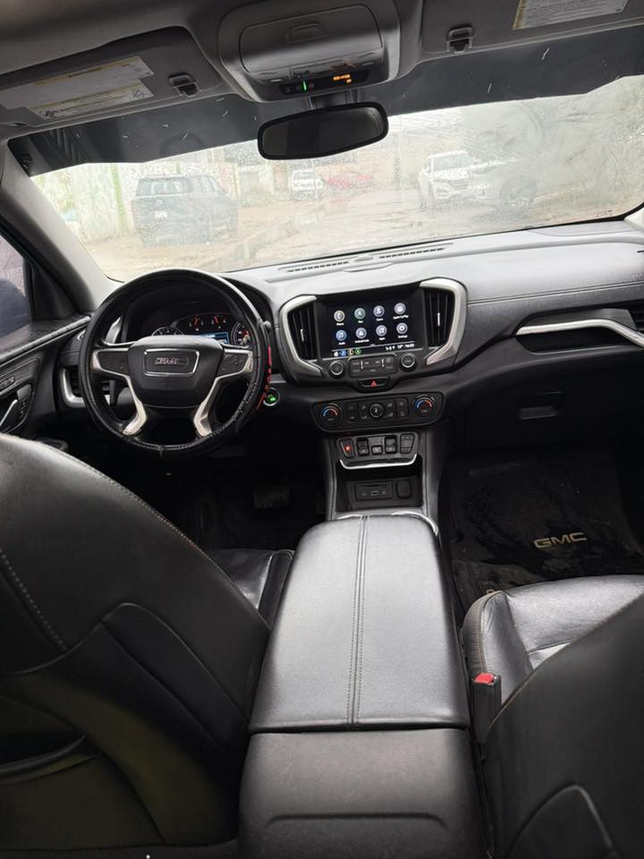 السلام عليكم موديل 2018 جمسي تيران فول 1/1 مكينه تيربو حادثه جاملغ فقط وبيه رصعه وجاملغ ثاني بي رصعه سعرها
123 قفلها صور حادث هم عندي بل منشور  كلش مناسبه محتاج اريد ابيعه الاتصال ب رقم صاحب السيارة مكانه شارع فلسطين بسمي السيارة 
***********
