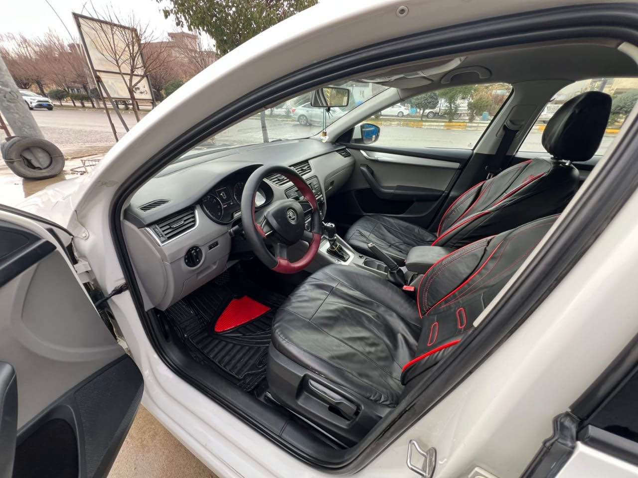 ‎سكوداي ئوکتاڤیا 
‎مودیل ۲٠۱٤ 
‎ئوتوماتیک ۷ گیر 
‎مەکینە ۱۸ و توربوی مەرخوب 
‎۱٤٠ هزار مایل رۆیشتوویە 
‎بی دەعم و سبوخە 
‎تەنها بوستێکی تعدیلی هەیە 
‎گیر و مەکینەی بەشەرتە 
‎بوخار و سەرف هەموو شتێکی بەشەرت 
‎واتساب 0750/829/2009/  
‎شوێن سۆران هەولێر
‎سعر ١ ده فته ر   و مەجال 
15 وەرقە خرامەی لە سەره 

‎سكودا اوكتافيا  
‎موديل ٢٠١٤ 
‎کیر اوتوماتیک ۷ کیر 
‎مكينه ١٨ و توربو مرغوب 
‎ماشية ١٤٠ مايل 
‎بدون دعم و صبغ 
‎فقط شبر تعديل 
‎كير محرك شرط 
‎بدون صرف بدون بوخار
‎كلش بشرط 
‎سعر ١ شدة و مجال مكان سوران اربيل
عليها 15 ورقه غرامه ينزل علي سعرها 
‎واتساب متوفر
0750/829/2009/ أربيل, العراق
