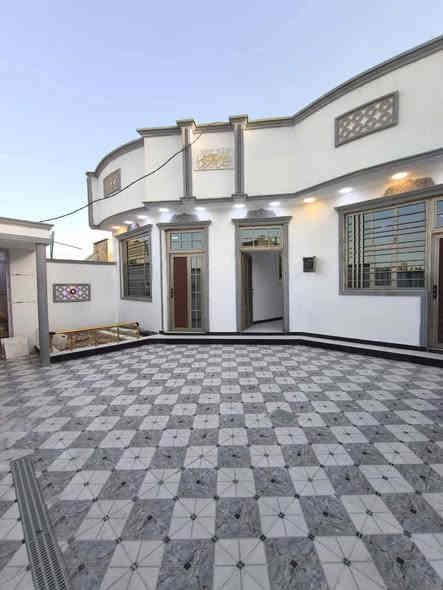 اسعد الله اوقاتكم بكل خير 🔷
***********
متوفر بيت البيع 🔷 
بمساحه 300متر 
طابو ملك صرف تحويل سهم  باسم المشتري 🛑
الموقع البصره ابو الخصيب شارع كوت الحمداني قرب المحكمه الجديده 
مو بيت روعه 🏨
البيت يحتوي على
#غرف نوم 3
#صاله
#ديوان
#مطبخ
#كراج
#حديقه🌹 
#صحيات داخلي وخارجي 🛑
#سعر البيت 140مليون اوبي مجال 
جميع الخدمات ماي كهرباء شارع 10 متر 
تفاصيل اكثر اتصل 
//***********✔️🔷
