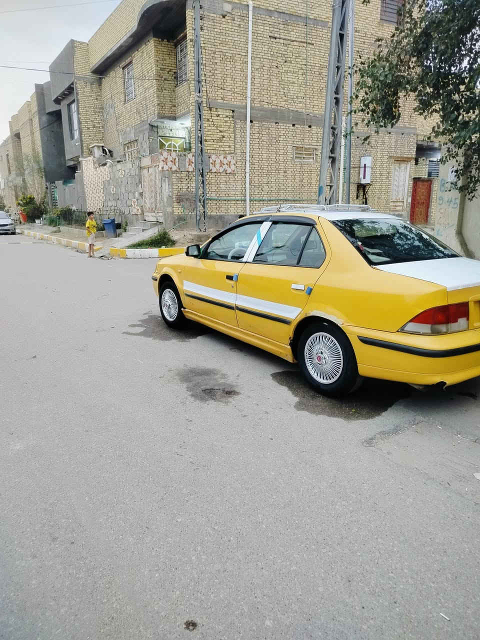 يالله سلام عليكم سمند موديل 11 سنويه نافذه بل 23 عليها هيئه 150ينزل من افلوسها سعرها 18 وبيها مجال رقم بصره الماني وكاله عامه ام الباركود باسمي يعني انه احولك 
مكينه وكير كفاله حداديه نضيفه طخم تايرات نضيف جدا 
كهربائيات عامه شغاله جام سماعات مسجل رون حماوه 
سياره جاهزه بيه تلحيضات بسيطه 
مكانها ناصريه مركز شراي اتصل وبخدمتك 
***********
