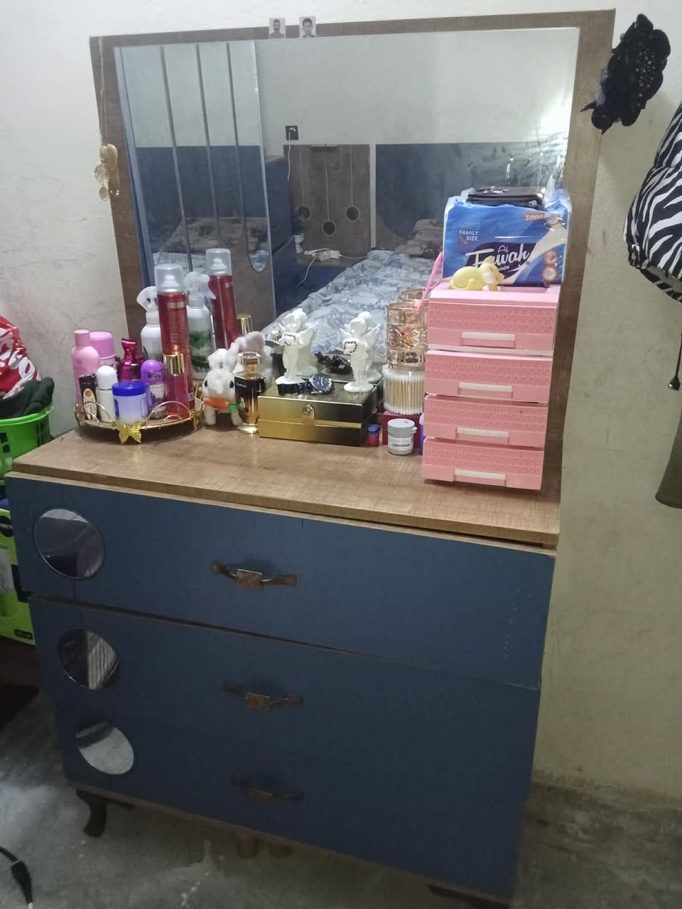 غرفه تركيه 5قطع نظيفه السعر 250العنوان التحرير الشراي يراسلني خاص @إشارة


**إذا كنت صاحب هذا الإعلان وتريد حذفه لأي سبب، رجاءا أرسل رسالة إلى الدعم الفني**