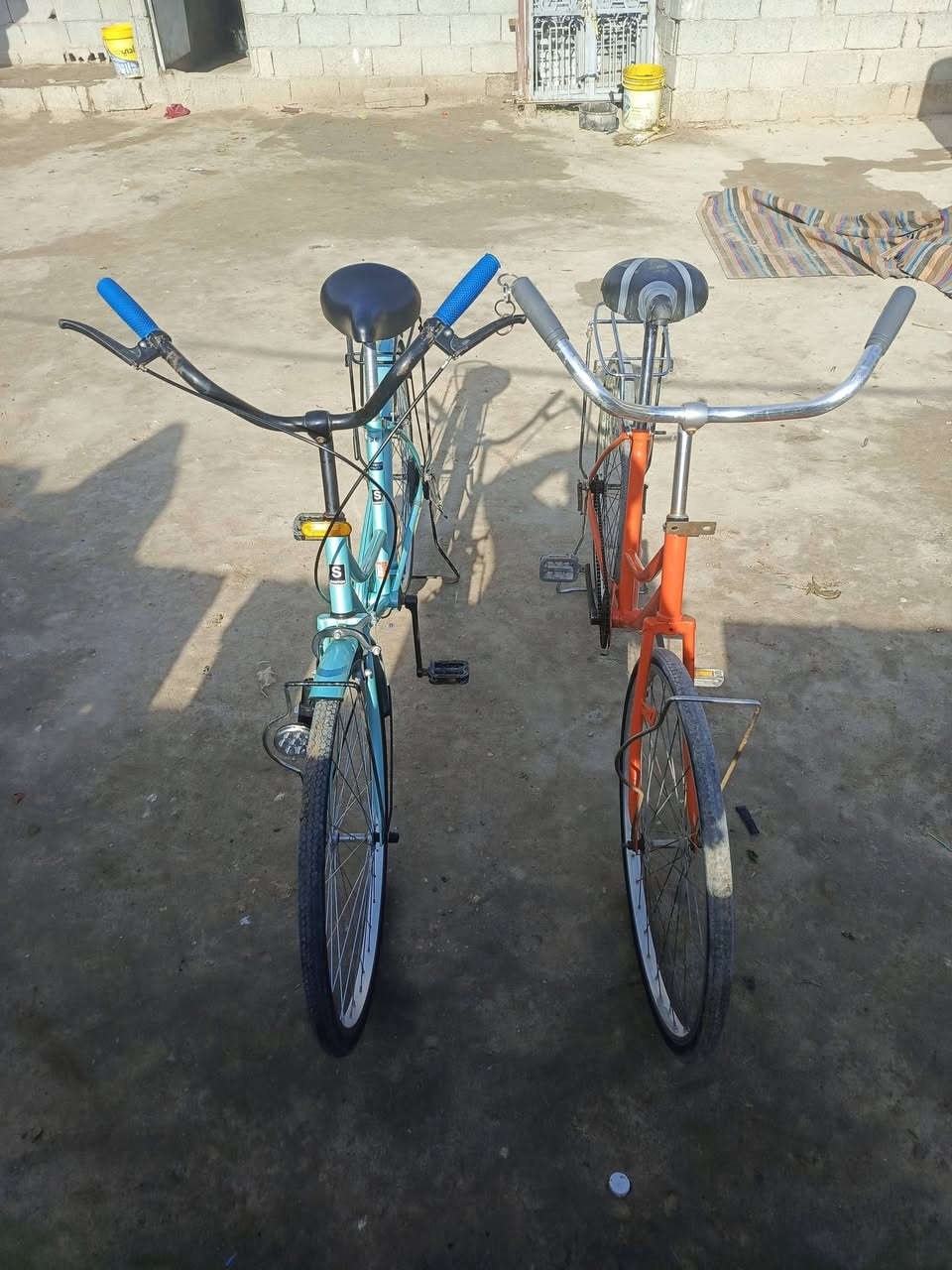 سلام عليكم باسكلات عدد 2  سعر 160 وبيهن مجال قليل رقم الموبايل *********** بس رمش اني عندي خدمة  العنوان طريق كربلاء نجف عامود 945
