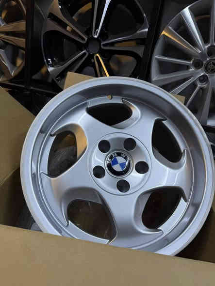 � للبيع ويل BMW M5 جديد
📦 طك كرتون – غير مستعمل

💵 السعر: 300$ ثابت
🔁 مراوس موجود حسب القناعة

📍 الموقع: بغداد – حي العامل – شارع 7 نيسان
📱 الاتصال والواتساب: ***********
🚗 توفير خدمة التوصيل
