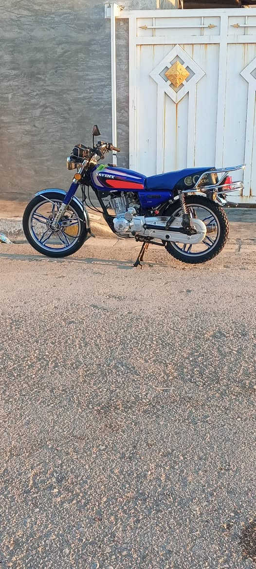 دراجه للبيع سيفان موديل ٢٠٢١دراجه محرك ما مفتوح تخم تأيرات جدد السعر٤٥٠ وبي مجال اتصال***********
