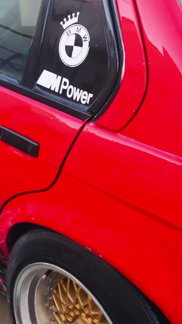 السلام عليكم 
بي ام زعره لل مرواس ويه 500
عليها ويل ac bbs
عليها كزوز هدرز صوتها رعب
سنتر لوك بلادي قفل قبغ بانزين
عليها كماليات مرتبه
تهبيط بلادي شرط
بيها مشط شويه بس ثكل ودبلات اماميه 
جاهزه من كهربائيات شرط وعزل
تحويل شرط وغرامات شرط
هذا رقمي***********
باقي التفاصيل خاص❤️
