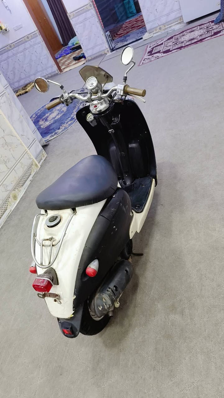 السلام عليكم دراجه مصريه للبيع خطين جاهزه كل شيء شغال بيها ما بيها اي نقص ماكينه ناعمه شلعتها حلوه كلش تعبر الستين السعر 350 العنوان ناصريه مركز ***********
