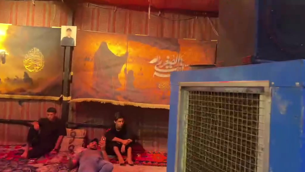 سلام عليكم خدام الحسين
تكيه كامله مكمله ما ينقصها اي شي 6 ×3.5

اي ستفسار خاص او 

رقم الواتساب

***********

