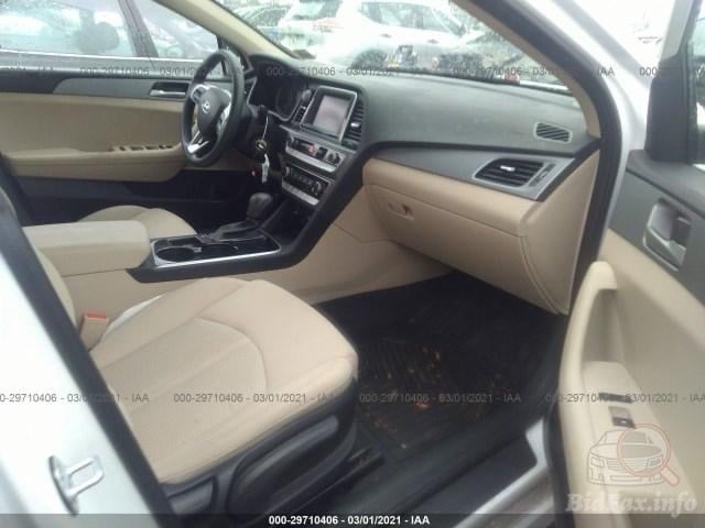 سيارة هيونداي سوناتا، لون أبيض، بحالة جيدة. السيارة مجهزة بمقصورة داخلية مريحة ومصممة بأناقة، مع نظام ترفيهي متكامل. اقتصادية في استهلاك الوقود وتتمتع بأداء موثوق. مناسبة للاستخدام اليومي والعائلي.