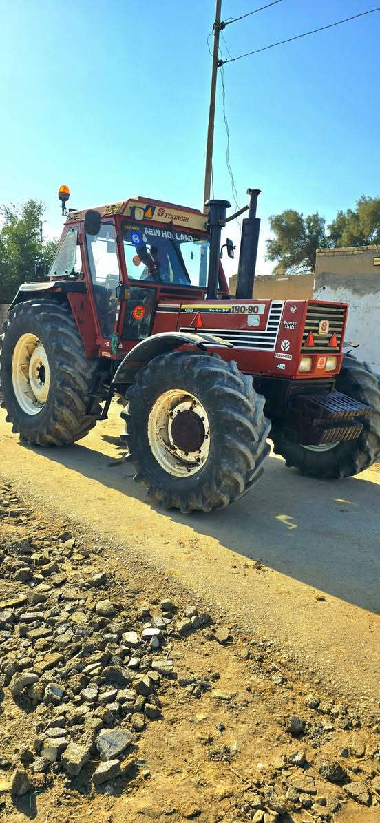 السلام عليكم
مكينه للبيع 180 نص اوتماتيك فول مواصفات اكسن بارز شاصي حنيه تكمه عريضه مكينه جاهزه تخم تاير كهربائيات تبريد كله شغال شراي اتصال علرقم ***********
