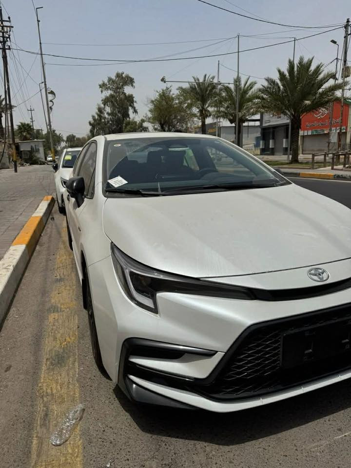 السلام عليكم
كورلا فئة البلاك اديشن شكل الامريكي الفول مواصفات 
لون صدفي 
كشنات جلد تحكم ستيرن 
كشن كهربائي فتحة سقف 
فول الفول للاخير 
مكفولة للاخير 
رقم واسط ومعروضه ب١٦٥
***********
