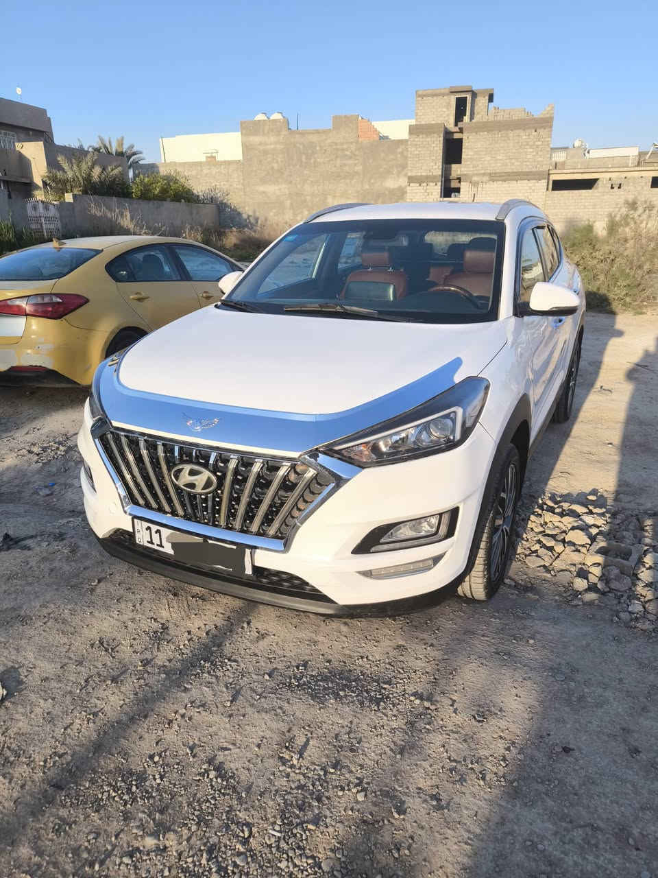 السلام عليكم 
توسان 2020 خليجي 
رقم بغداد الدولي الجديد باسمي تحويل ثاني يوم هزه وسنوية جديدة
 محرك: 2000 دوش 
ماشية: 84 الف 
السيارة فوول مواصفات عدا البانوراما
المواصفات:
بصمة تشغيل + أبواب
كشنات أمامية كهرباء
حساسات أمامية وخلفية
شاشة كبيرة
كاميرا خلفية
شاحن موبايل وايرليس
قطعتين تبريد
مري شفط
اشاير بالمري
تحكمات ستيرن
3 انظمة قيادة
وباقي موصفات التوسان المعروفة

 السيارة بدون دواخل و جاهزة بدون اي نقص ربع ماتصرف عليها 

الصبغ:4 قطع صبغ 
مكان السيارة: ديالى بعقوبة 
للاستفسار: ***********
