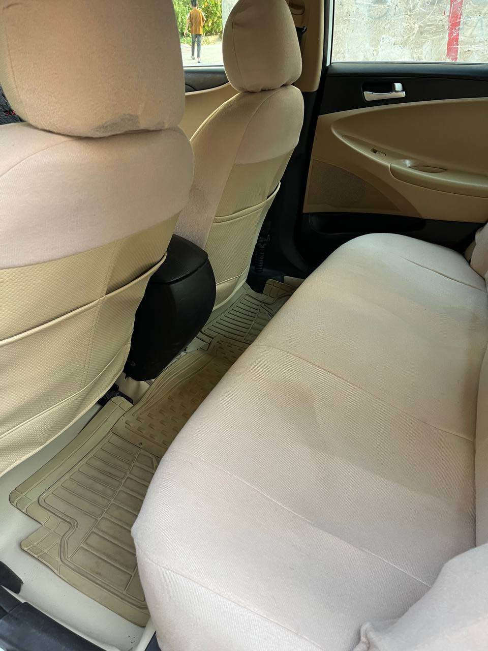 سونتا ٢٠١٢ وراد أمريكي بيه ضربه قبق جنطه وجاملغ خلفي فقط بدون دواخل وبنيد فقط رشات صبغ لجماليه نضيفه كير ومكينه فول سياره مكاني كربلاء سياره ١١١ وبيه مجال *********** كربلاء, العراق
