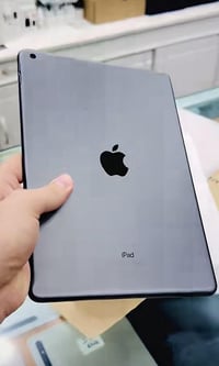 آيباد ٩ • ٦٤ • بطارية ٩٣٪