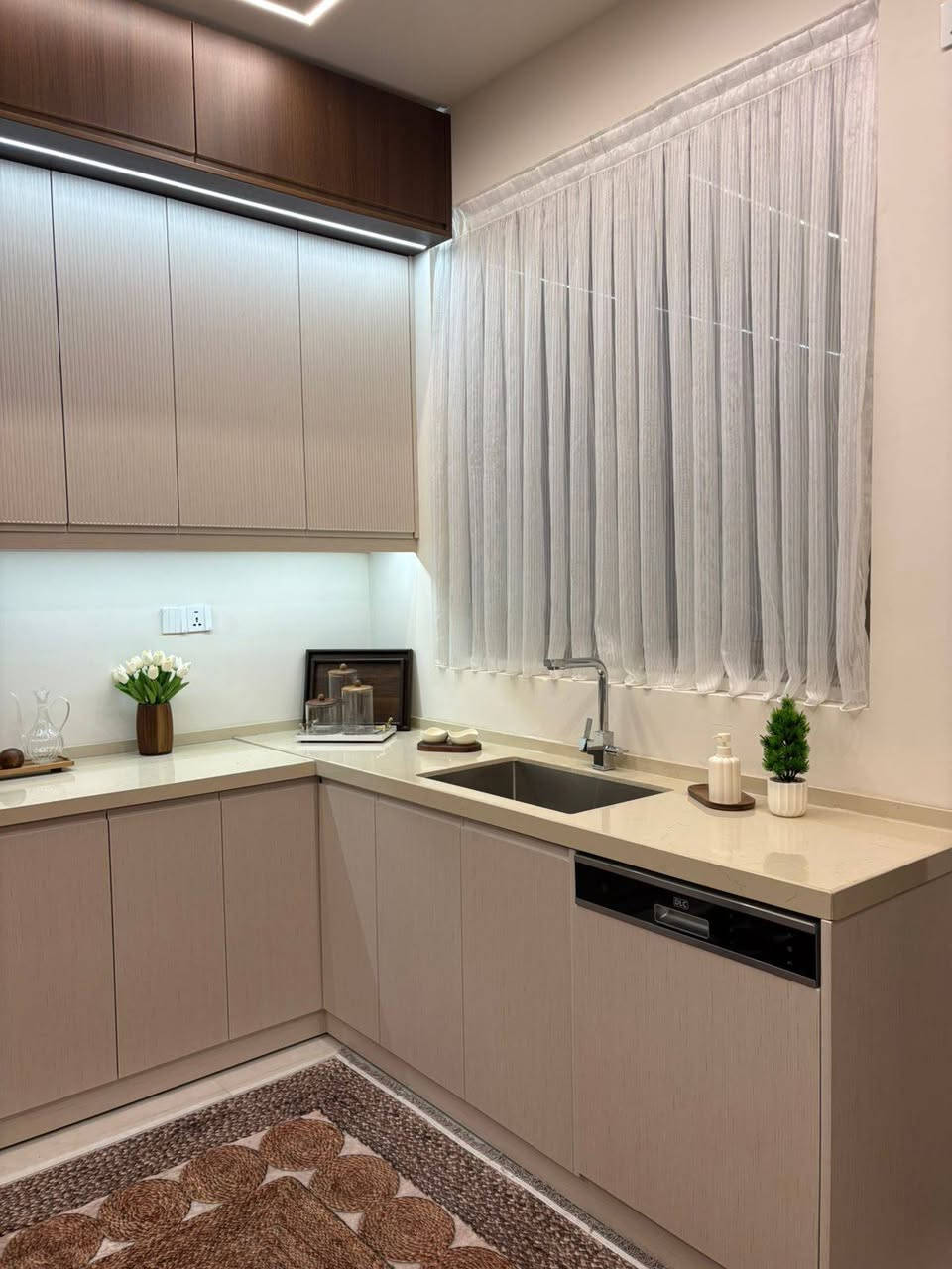 مساء الخير....
عندما يتم اختيار تصميم مميز والوان هادئة وجميلة وشركة ذات خبرة في عالم النجارة الحديثة تصبح النتائج مبهرة....
#آخر اعمالنا في شهر رمضان المبارك 
للحاج عبد الرضا شعيبث
في منطقة البلديات 
مطبخ حار ومطبخ بارد ومطبخ فندقي بالطابق الثاني 
مع ثلاث غرف نوم


**إذا كنت صاحب هذا الإعلان وتريد حذفه لأي سبب، رجاءا أرسل رسالة إلى الدعم الفني**