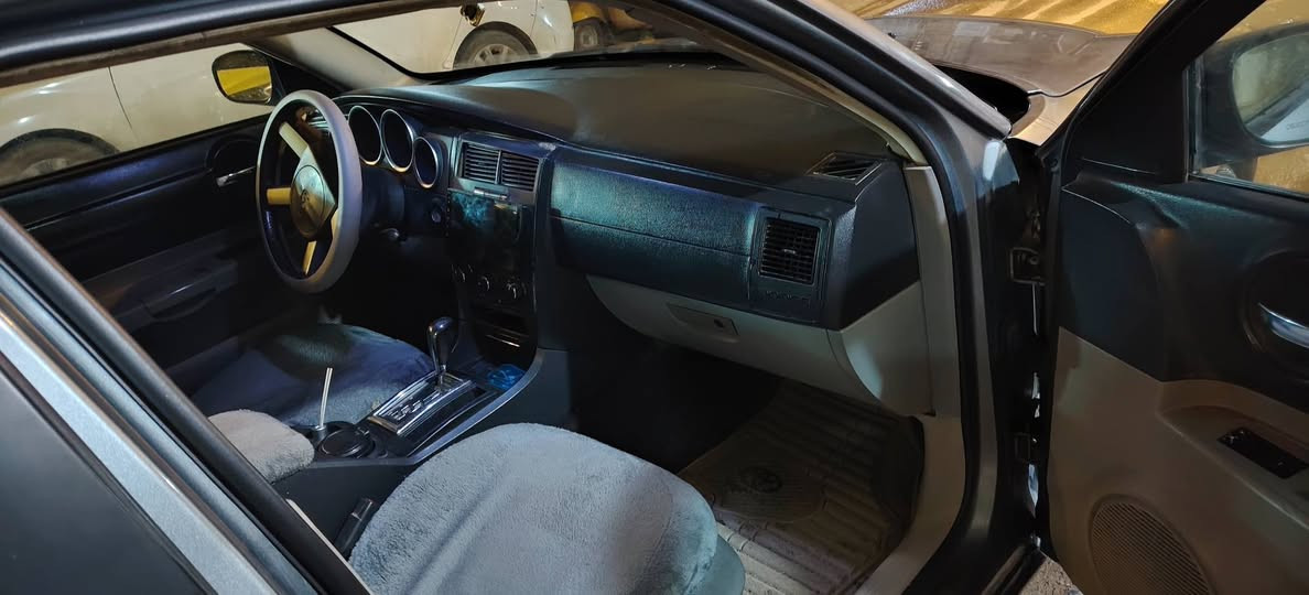 السلام عليكم جارجر ٢٠٠٧ كلين بدون حادث
 مصبوغه حزام فقط جراد وشخوط 
رقم اربيل الدولي تحويل تريد وكاله 
سنويه ٢٠٢٧
السياره ماشيه ٢٠٠ الف
مكينه كير مكفول 
تبريد ثلج 
ما ناقصهه شي 
مكانهه بغداد 
السعر ٩٠ وبيهه مجال حك الجيه
***********
