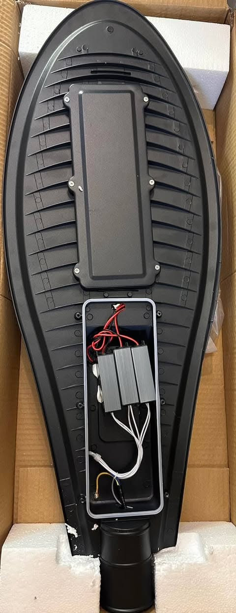 وصول وجبه جديده 

فتنك بروجكتر انارة أعمده خارجية 

اصلي ضمان لمدة 2 سنه 

ملائم لاجواء العراق 

اسعار تنافسيه 

يوجد توصيل جميع المحافظات 

بغداد / الشورجه / عكد النصارى / خلف دائرة الكهرباء 

📞 ***********
