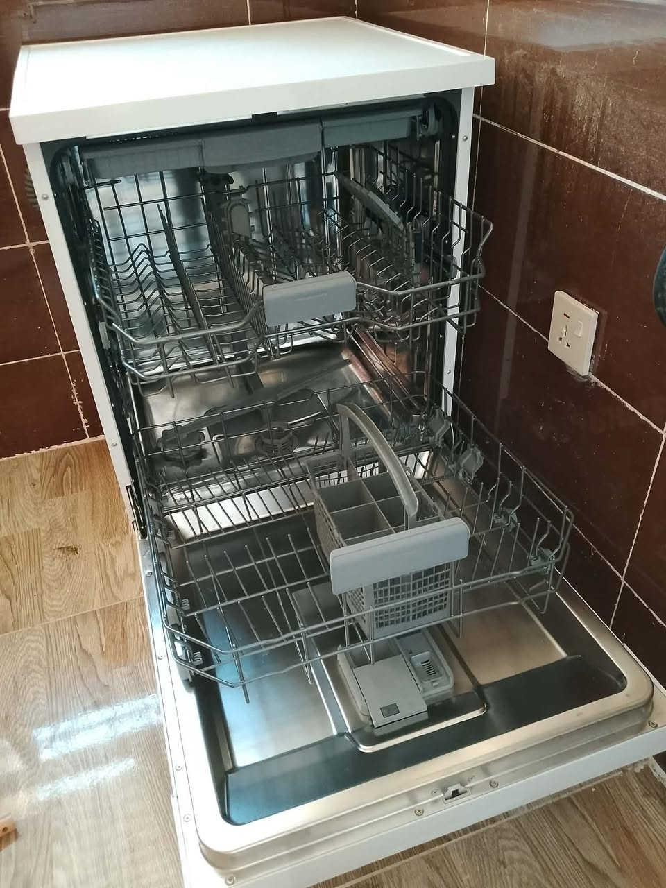 غەسالەی قاپ شۆر زۆر زۆر تازەو بەبێ عەیب مارکەی ڤیستڵ نرخی250هەزارهەڵەبجەی شەهید


**إذا كنت صاحب هذا الإعلان وتريد حذفه لأي سبب، رجاءا أرسل رسالة إلى الدعم الفني**