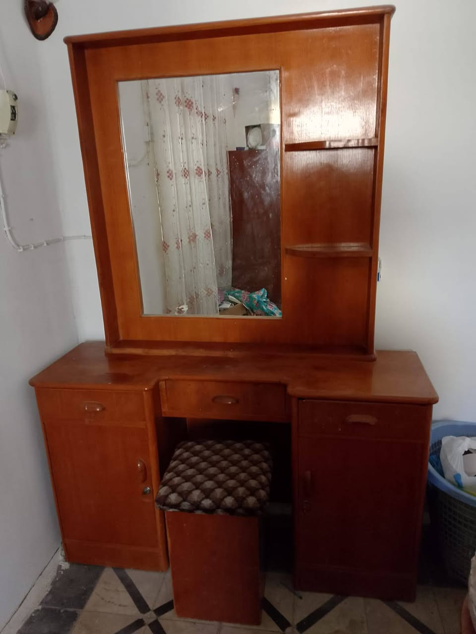 غرفه نضيفه للبيع سعر 450 الف مكاني مركز الحله للاتصال المباشر ***********
