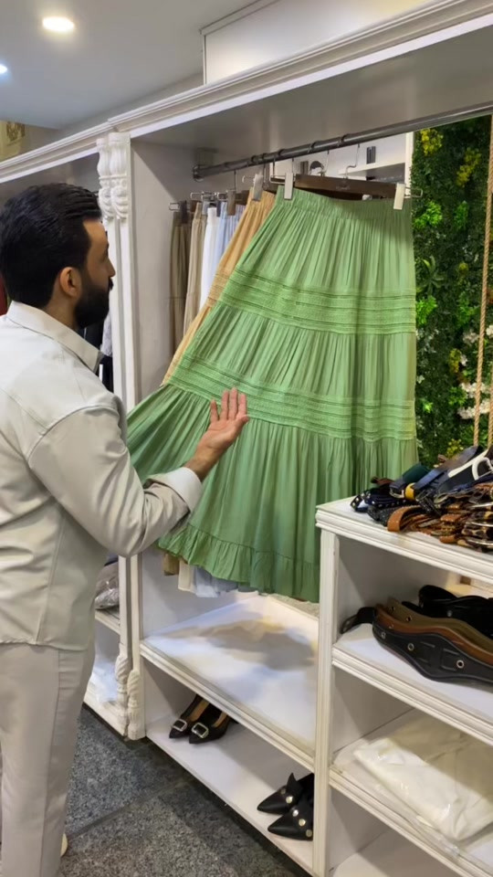تعالي استمتعي بصمت ☹️ .. .. .. .. سعر التوصيل 5 الاف دينار  بغداد وكل المحافظات. . العنوان : بغداد الدورة سوق الاثوريين شارع نادي المجتمع العائلي رقم الهاتف ***********___***********  . . . . . . #ملابس #ازياء #اكسبلور
