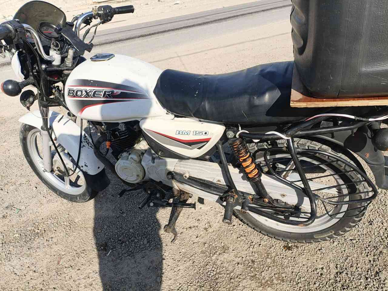 السلام عليكم بوكسر 2020 كلك اكفلك سرقة نقص الجامة مال الايت الامامي وصفاحية مثل ما موضح بلصور مكان بياع الخامسة سعر 650 بيها مجال للشراي متواجد واتساب *********** ملاحضة: بدون صندوك
