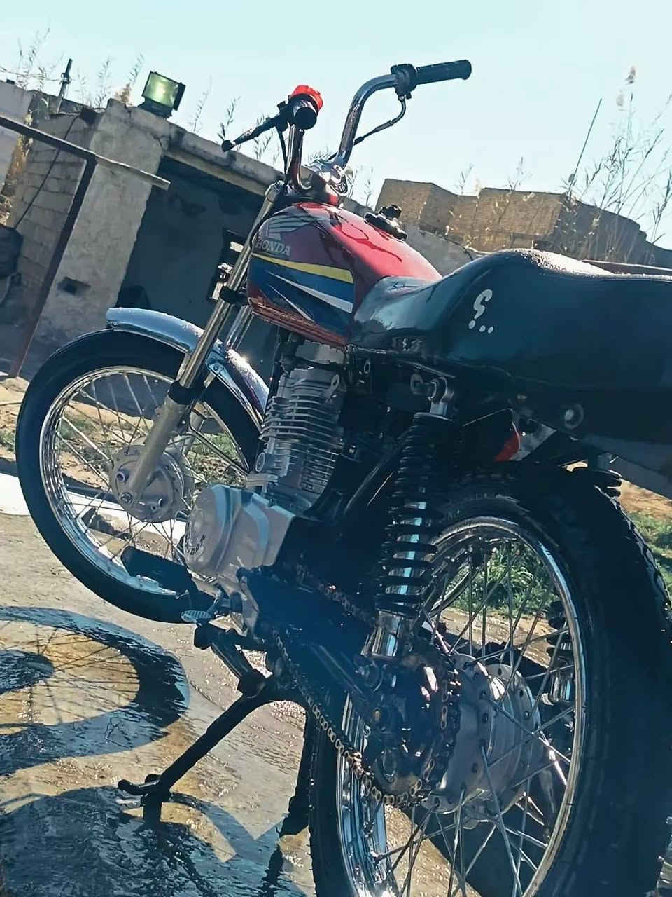 سلام عليكم  دراجه لبيع اكلك  تعمير جديد رابيدو لبيع  لسعر 600وبيه مجال  مكاني رميثيه  ***********
