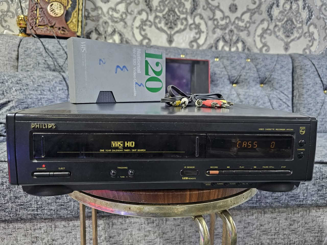 السلام عليكم فيديو كاسيت فليبس ياباني شغال نظيف عرض وتسجيل سعره ب٦٠ الف الهاتف ***********
