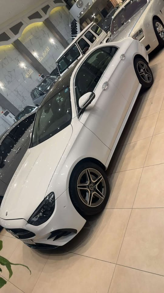 سعر مميز فقط 295$ 
مارسدس 2023
فول مواصفات 
رقم بغداد 
ماشية 16 الف
صوره الحادث ورقم الشاصي موجود 
***********

