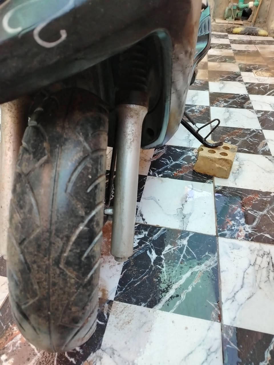 دراجه ماكس 140

دراجه حلوه وقويه وبيها نواقص بسيطه يرادلها ترتيبات لا مفتوحه ولا كايمه وصل معرضها موجود بل24 اشتريتها  

بيها مشكله بسيطه بس ماكنيت يرادله تبديل كون يم مصلح مرتب

مكاني بوبيات عامود 104 قرب أسواق احمد 

سعرها 400 وبيها مجال واني خادم الكم 

رقمي ***********
