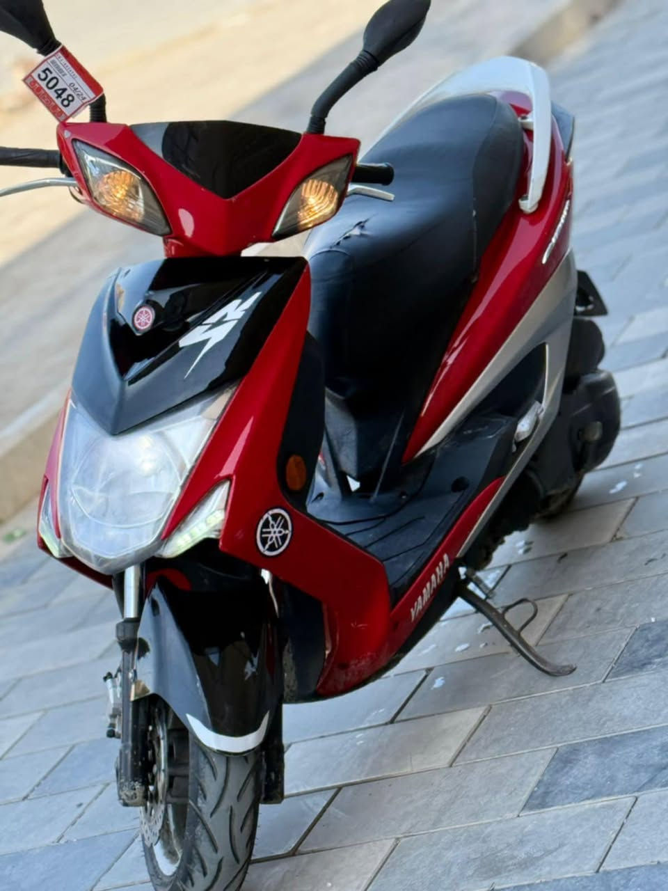 للبيع دراجه سكنس مال رمبه لدحديث نوزل خطين شلعه معدل خير من الله سلف هندركفراته اصليه  محرك بلادي برغي مملعوب بيه كهربائيات كلها شغاله اوراقها كامله دراجه مكفوله اي نقص مابيها السعرمليون و100الف العنوان بغداد الكرخ الاتصال على الرقم ***********
