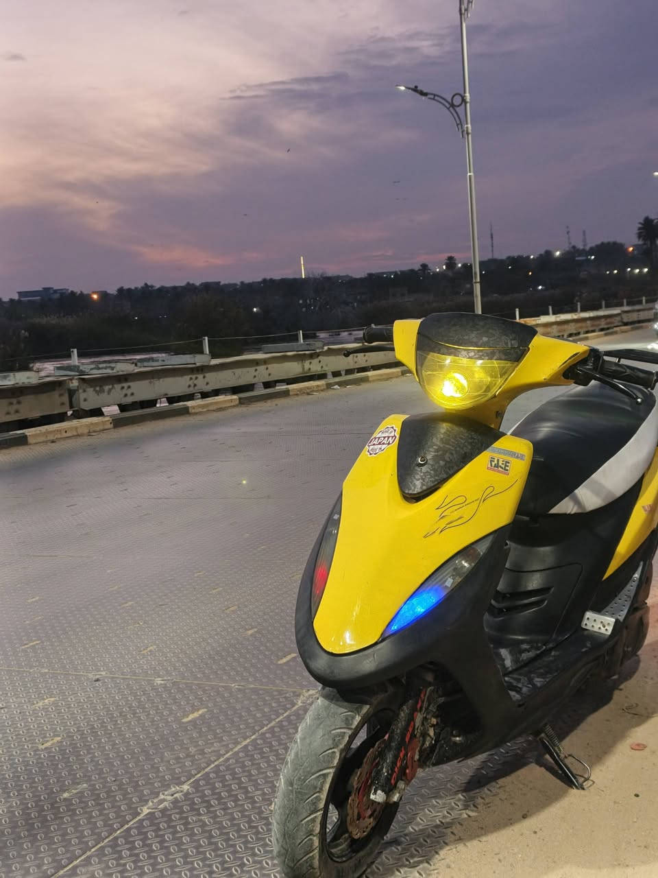 السلام عليكم دراجه ماكس ياباني دراجه كلش حلوة محرك بلاد عل فحص مزود فچ كرزي قبق عنابار قطرة رياضي شيال رياضي لايت لد عدسه كامله مكمله وبيها هواي شغلات بعد ***********
