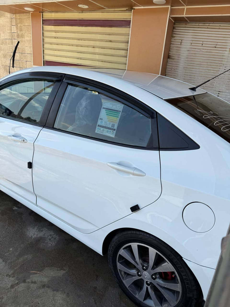🚗 للبيع هيونداي اكسنت 2012 خليجي 

✅ فئة بلو فول
✅ محرك 1600 (المطلوب)
✅ مكينة وكير شرط
✅ تحكمات ستيرن
✅ أوتوماتيك
✅خمسه ويل كب 
✅تكوات عدد ثلاثه 
✅شاشه كبيره 
✅باقي مواصفات البلو معروفه
✅ بيها قطعتين مبدلات أصلي ومضبوغات شغل نظيف بوند وجاملغ الايمن 
✅ سيارة مرتبة وجاهزة للاستخدام
✅تحويل بشرط يوم 8/15
للاستفسار والمعاينة يرجى التواصل على الخاص أو الاتصال.
0️⃣7️⃣7️⃣2️⃣1️⃣2️⃣8️⃣4️⃣3️⃣2️⃣9️⃣ موصل, نينوى


**إذا كنت صاحب هذا الإعلان وتريد حذفه لأي سبب، رجاءا أرسل رسالة إلى الدعم الفني**