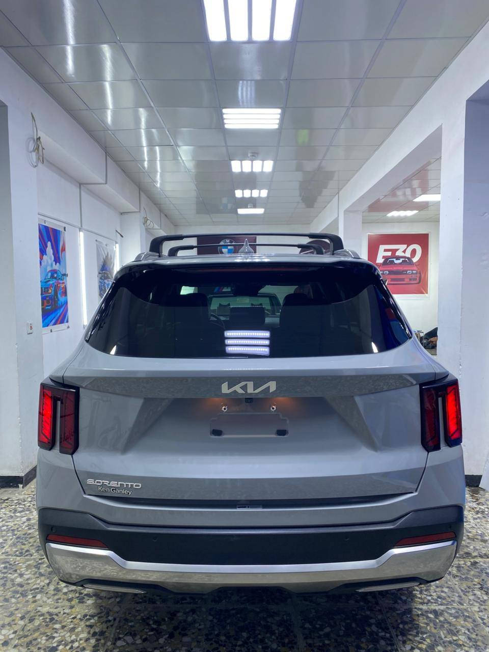 كيا سورينتو موديل 2024 – فئة S
سيارة غرقانة مواصفات، أعلى فئة
ماشية فقط 20 كيلو (زيرو)
استخدام شخصي، بحالة الوكالة
مبدّل سستم كامل شركة
المواصفات:
تشغيل بصمة مع زر ستارت
مقاعد جلد أصلية
سقف بانوراما
ناقل حركة أوتوماتيك
شاشة وسطية كبيرة
تحكم كامل بالمقود
كاميرا خلفية
مثبت سرعة
تكييف قوي
أنوار LED
جنوط أصلية
السيارة نظيفة جداً، ما محتاجة أي صرف، جاهزة للفحص بكل مكان.
الاستفسار 
*********** وتساب

