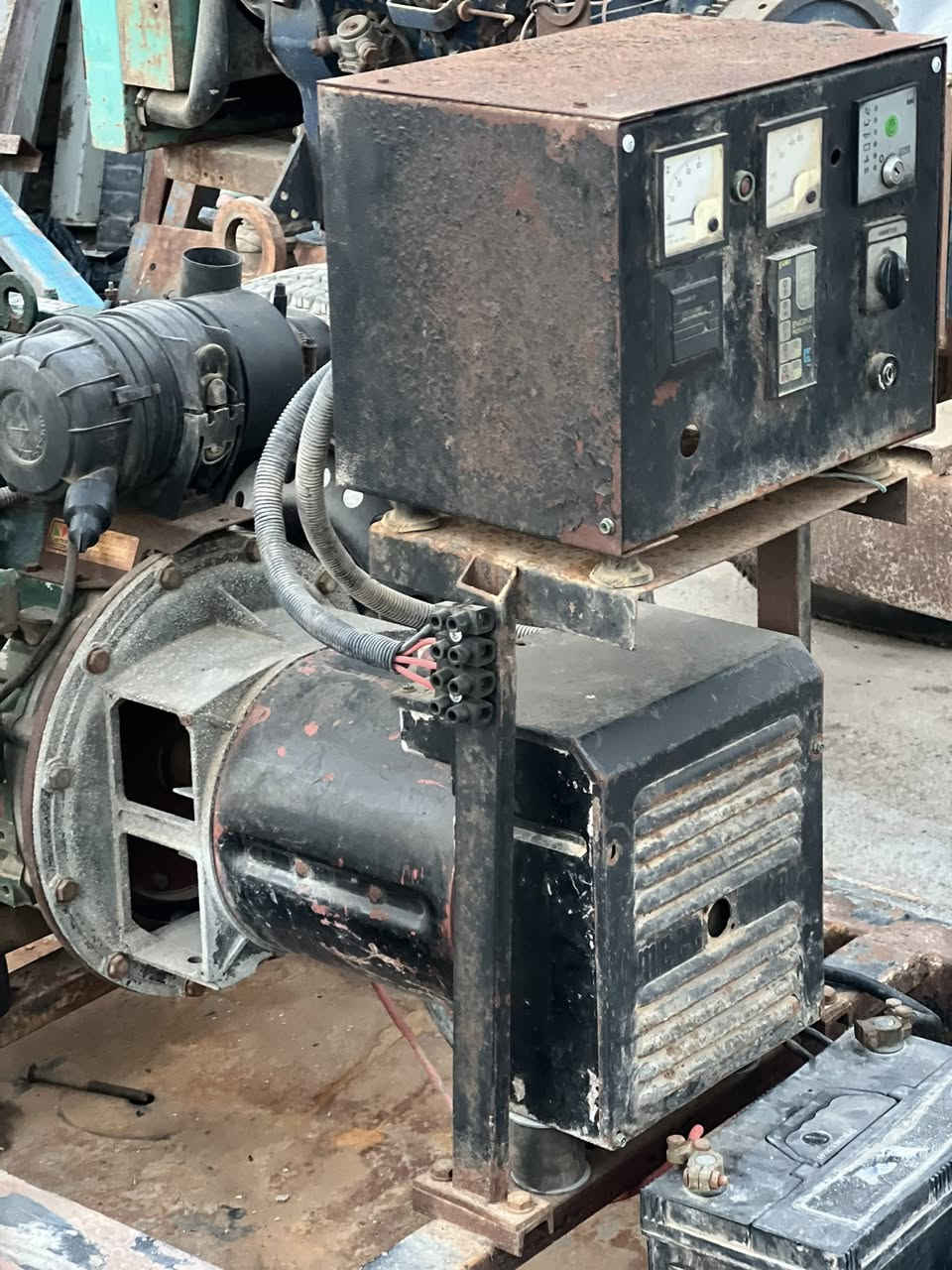 سلام عليكم مكينه ١٢ونص كيفي ٣سلندر مرشات مكينه مكفوله عل البلد مكلف بل نشر هاذ رقم الوالد ***********
