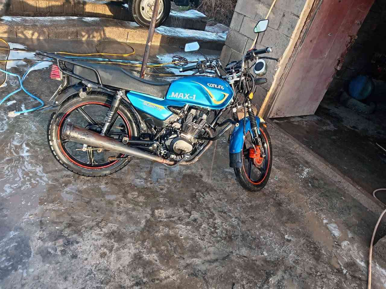 سلام عليكم دراجه بوكسر موديل 23اوراق كامله محرك شرط اسبانه ما ممدوده عليها السعر خاص المكان ديالئ الخالص ما متواجد خاص رقم ***********
